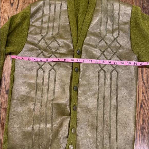 VTG 60’s Green Wool & Leather Cardigan Sweater Medium EUC See Measurements Flaws - Picture 3 of 9